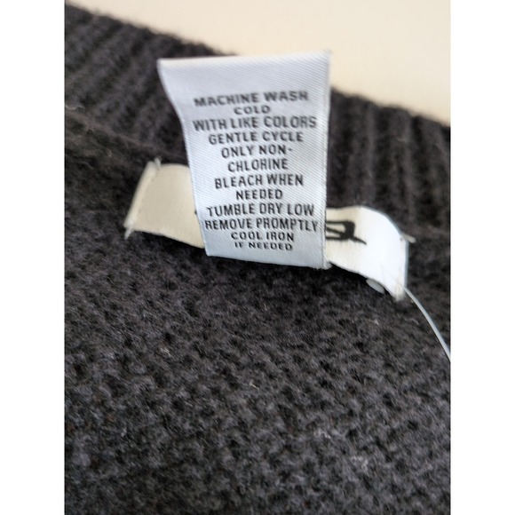 RSQ Women's Black Crew Neck Sweater with Pink Bow Size XL New With Tags - Picture 6 of 6